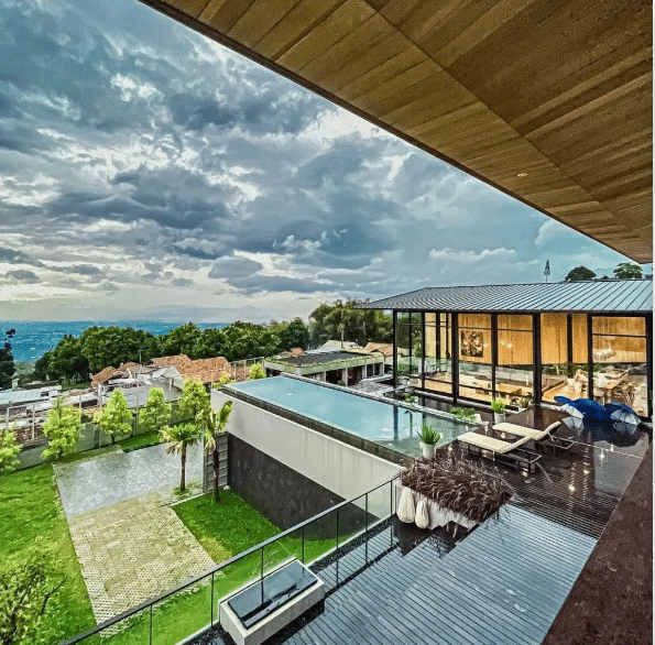 Cara Memilih Villa dan Resort Terbaik Saat Berlibur ke Lembang (Instagram/@saresae.villa)